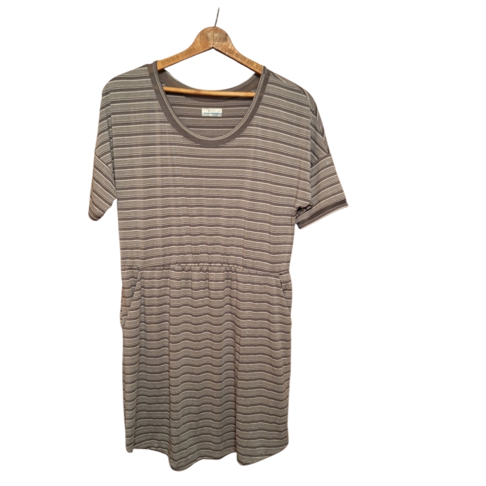 Columbia Gray Striped Short Sleeved Casual Dress Ladies Large Pockets Gorpcore